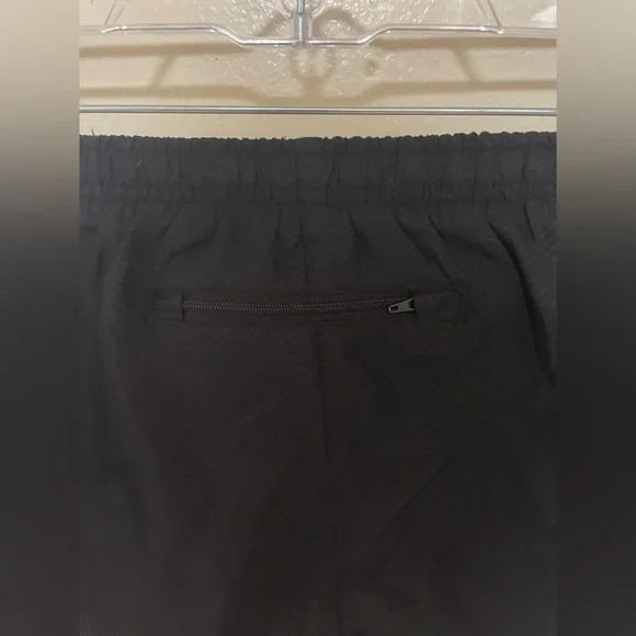 ✨Women’s Umbro Track Shorts Size M - Picture 6 of 9